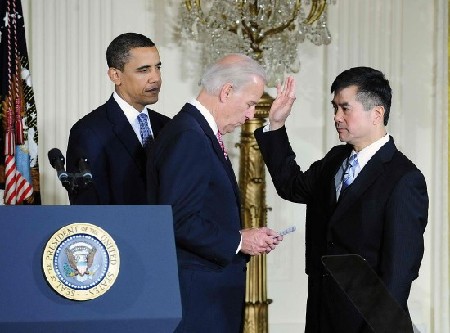 美國華裔商務部長駱家輝宣誓就職