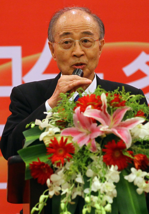 日方實(shí)行委員長(zhǎng)明石康致辭