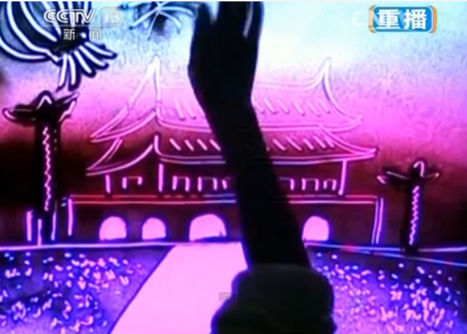 《新聞聯(lián)播》最文藝結(jié)尾 網(wǎng)友做沙畫祝福兩會(huì)