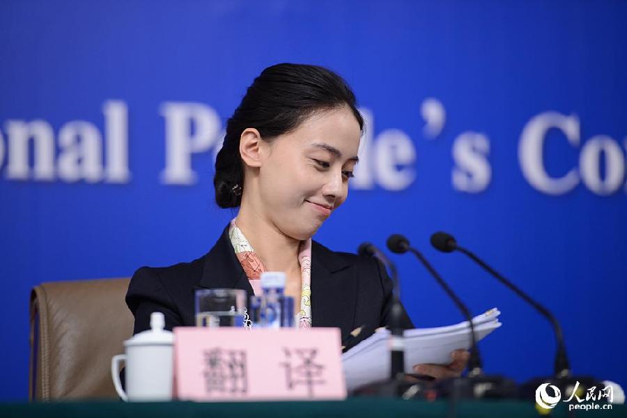 兩會小清新女翻譯 盤點近年兩會女翻譯