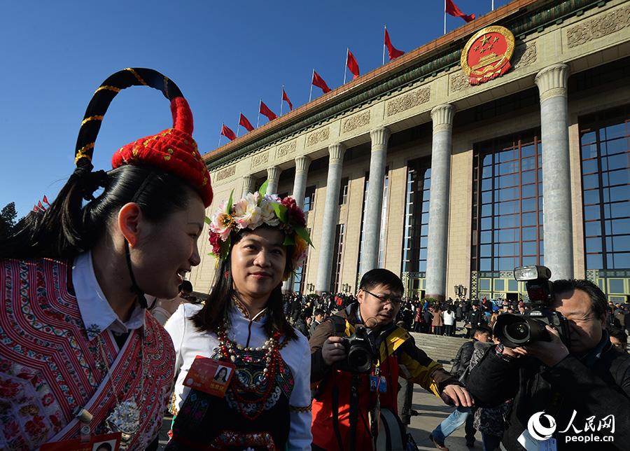2014兩會(huì)：少數(shù)民族代表委員的特色帽飾