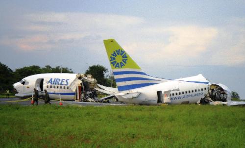 遭雷擊客機乘客回憶“驚魂一刻” 駕駛員表現出色