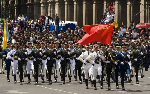 中國人民解放軍儀仗方隊亮相墨西哥閱兵式
