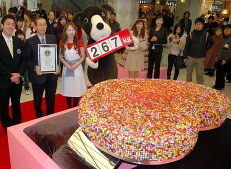 日本制造267公斤情人節巧克力破世界紀錄