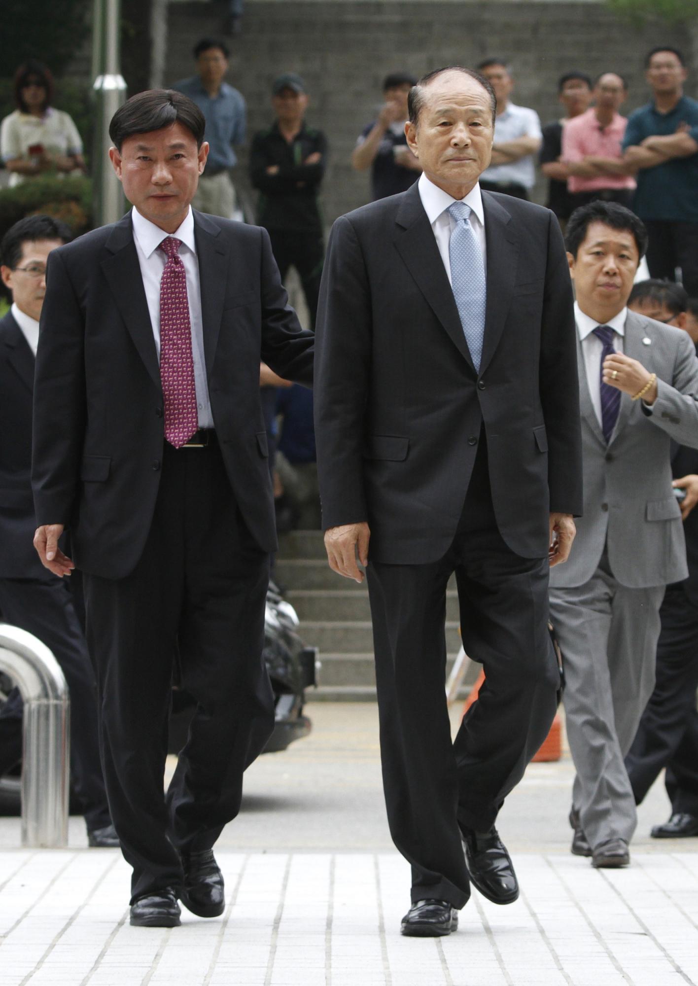 韓國總統兄長因受賄被起訴 分析稱對李明博打擊巨大