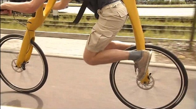 德國新概念自行車顛覆傳統 無踏板車座、需跑步驅動