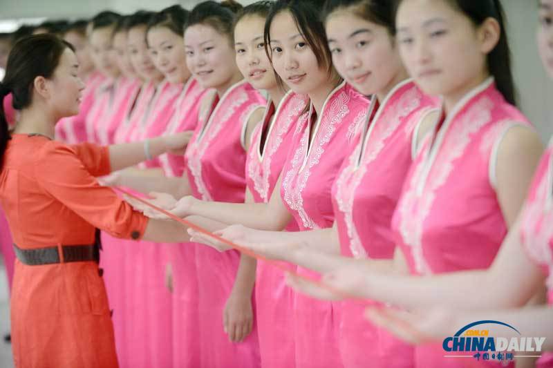 江蘇揚州：90后志愿者“魔鬼式”訓(xùn)練迎運博會