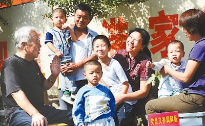 十年黨員干部隊伍建設成果豐厚——根基更堅實 骨干更健碩（輝煌·十年）
