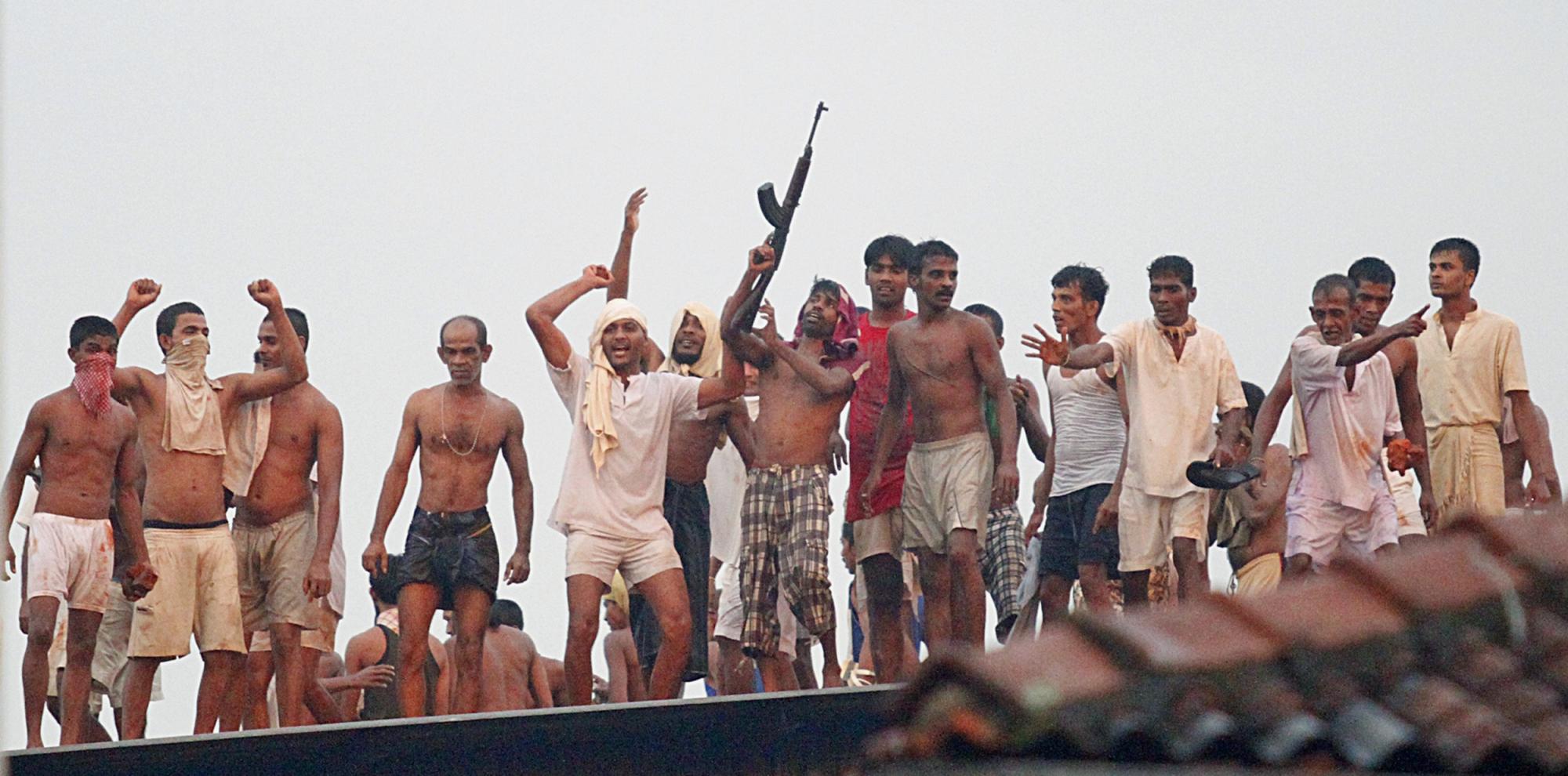 斯里蘭卡最大監(jiān)獄發(fā)生騷亂至少27人死亡 軍方出手控制局勢(shì)
