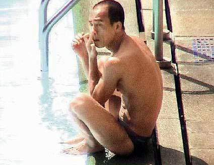 2012明星丑態之挖鼻孔18式 李冰冰一陽指陳小春最銷魂