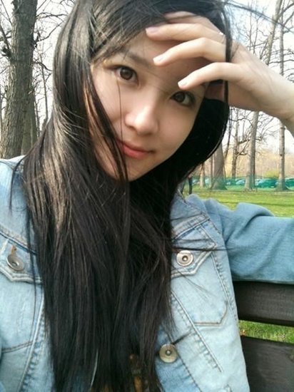 全國?;ㄅ判邪?清華女生酷似高圓圓