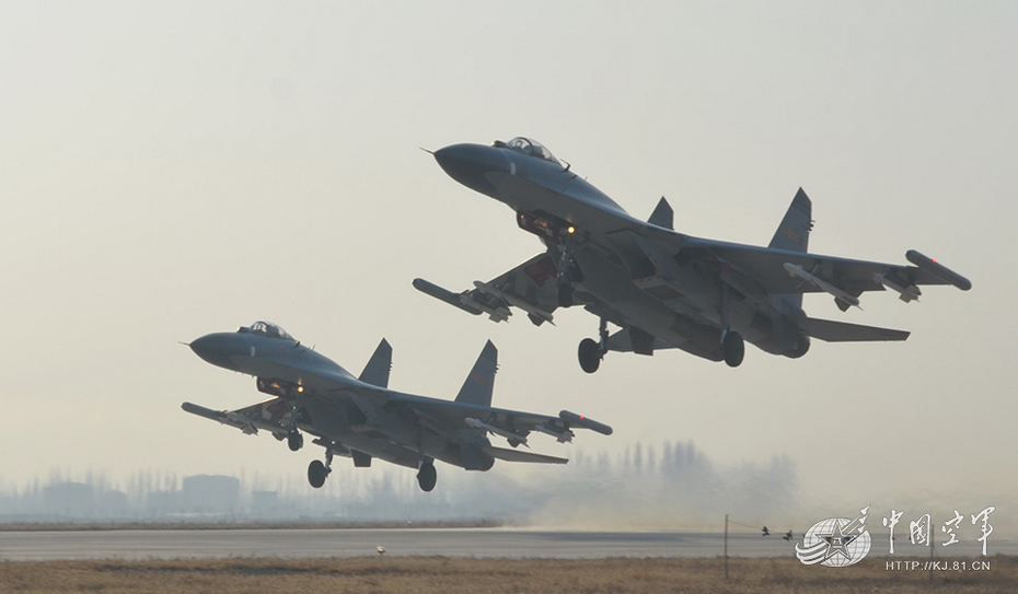 組圖:中國空軍殲-11雙機升空處置“異常空情”