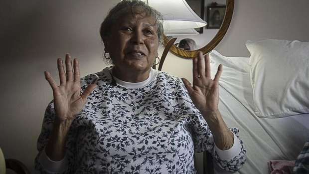 苦等近90年 美國106歲老人收到高中畢業(yè)證