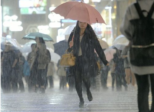 日本暴風極端天氣已致3人死亡