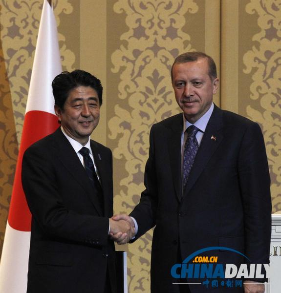 安倍會晤土耳其總理 兩國簽署民用核協議