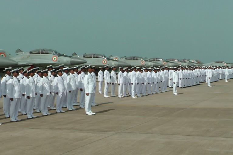 印度海軍米格-29KUB艦載戰(zhàn)機服役現(xiàn)場圖曝光