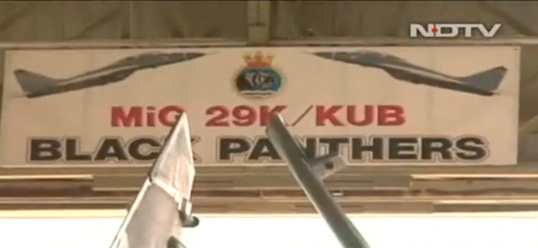 印度海軍米格-29KUB艦載戰機服役現場圖曝光