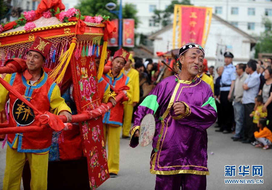 全國各地歡度端午節(jié)