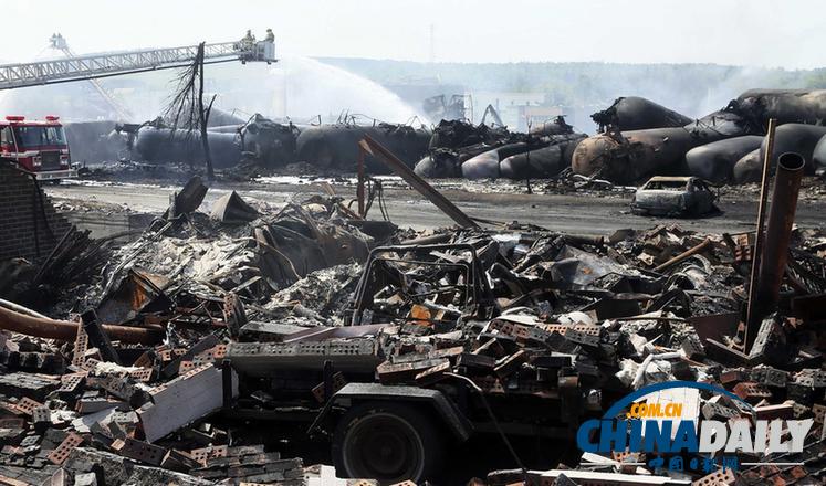 組圖：加拿大油罐列車出軌爆炸五死數(shù)十傷 總理赴現(xiàn)場