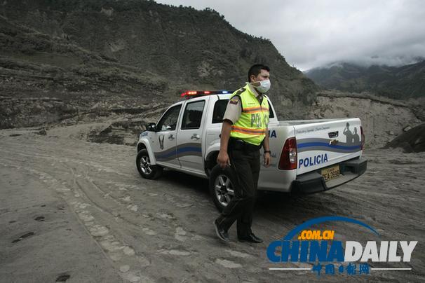 通古拉瓦火山噴出大量火山灰 厄瓜多爾發(fā)布橙色預(yù)警