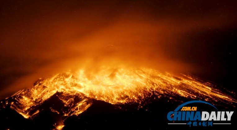 通古拉瓦火山噴出大量火山灰 厄瓜多爾發布橙色預警