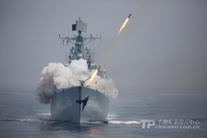 日本防衛省稱中國海軍艦艇首次通過宗谷海峽（組圖）