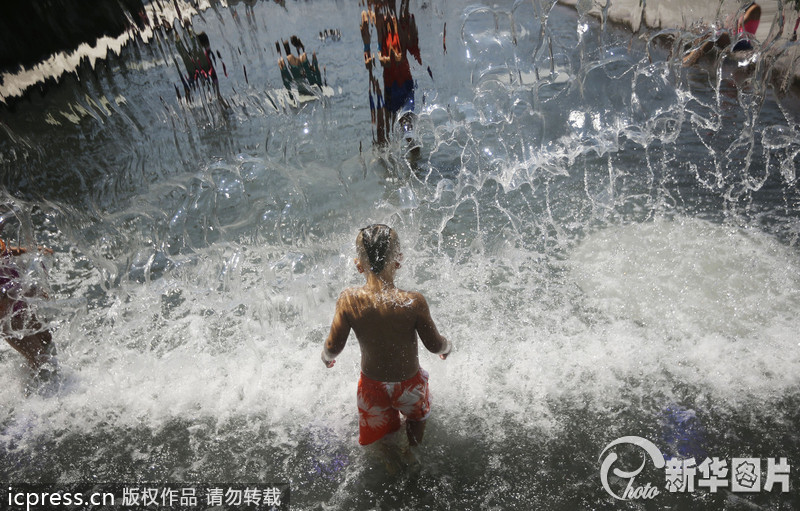 美國遭遇今夏最大范圍高溫天氣 至少6人因熱致死