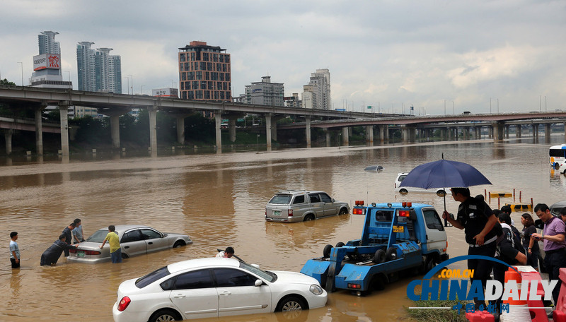 高清組圖：韓國(guó)首爾連日暴雨侵襲市民生活受影響