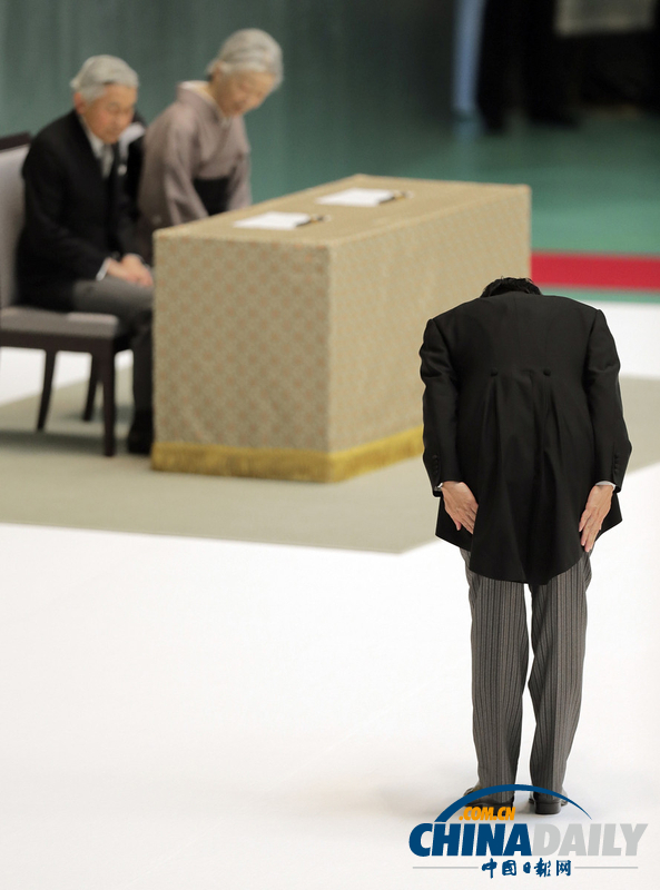 日本為二戰歿者舉行哀悼儀式 天皇夫婦出席（圖）
