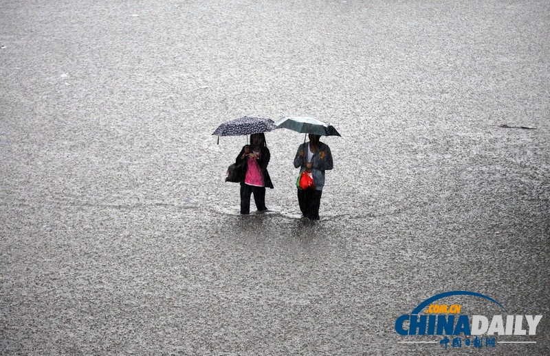 菲律賓連日暴雨導致洪水泛濫 造成7人死亡
