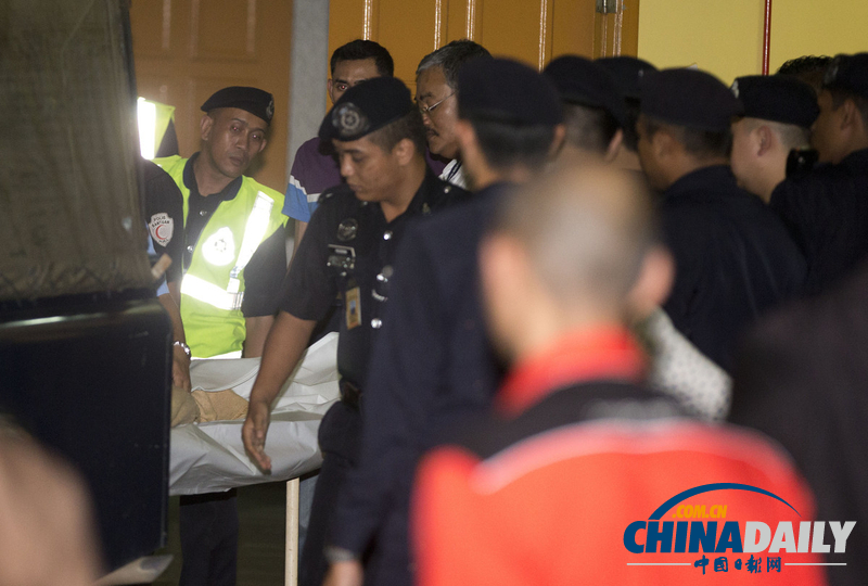 馬來(lái)西亞公交車(chē)墜崖已致33人死亡 其中24名華人（高清組圖）