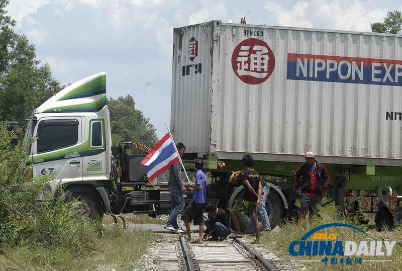 泰國農民劫持卡車堵鐵路 要求政府干預橡膠收購價