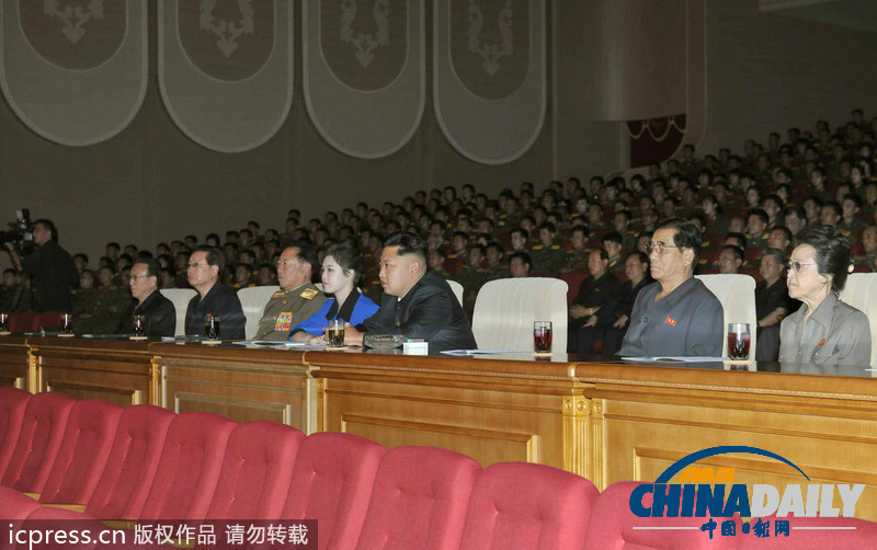 李雪主全新造型驚艷亮相 簡潔可愛更減齡(組圖)
