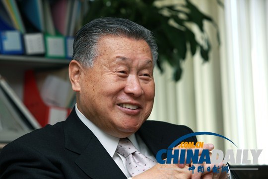 東京知事批安倍干涉奧運人事 曾是橄欖球選手
