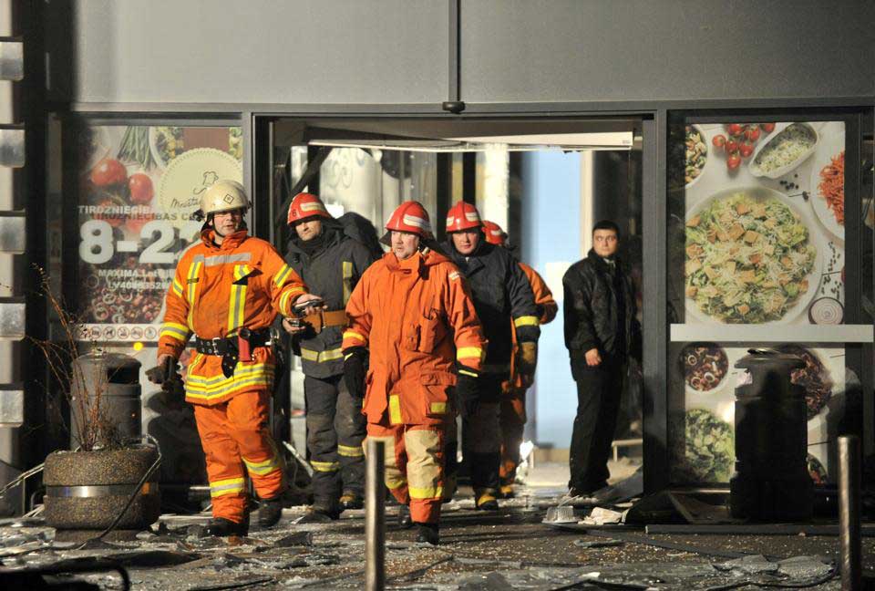 拉脫維亞首都一超市樓頂坍塌 數十人死傷（組圖）