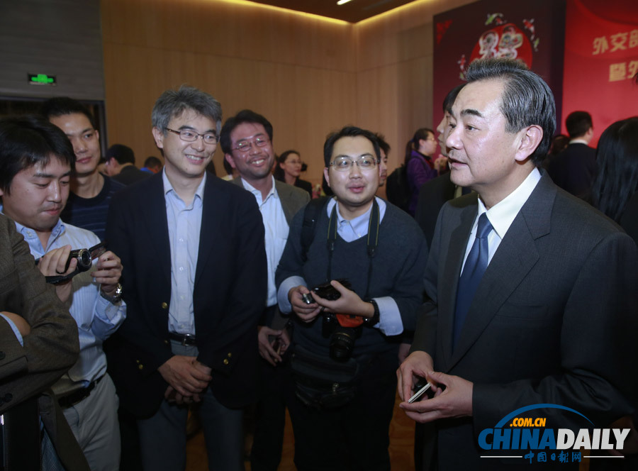 外交部發言人制度30周年暨外國駐華記者新年招待會在京舉行