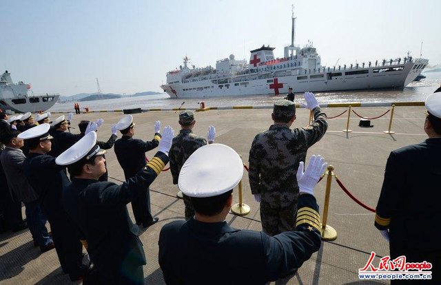 和平方舟號抵菲 系中國首派艦執行海外人道救助