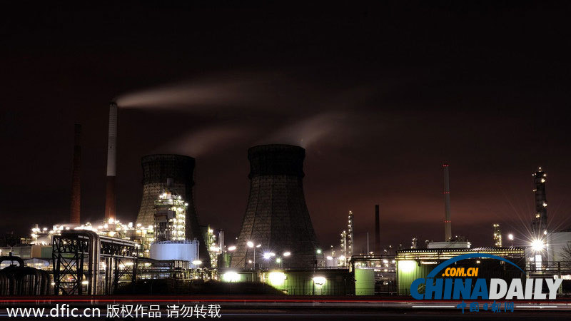 殼牌石油公司德國科隆廠區爆炸起火（高清組圖）