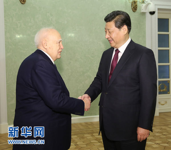 習近平會見希臘總統帕普利亞斯