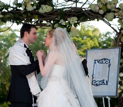 Chelsea Clinton turns to Vera Wang for 2 gowns