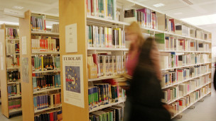 調查：英一半大學生以打工補貼生活