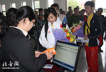奧運冠軍天津科技大學報到