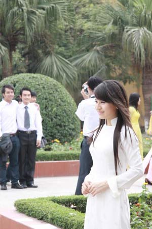 越南女生畢業照