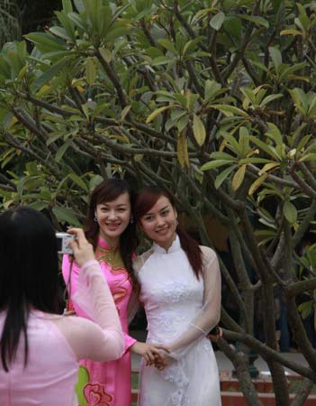 越南女生畢業照