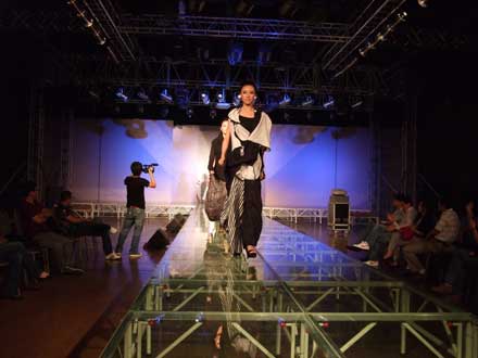 浙江理工大學(xué)上演“時(shí)裝秀”