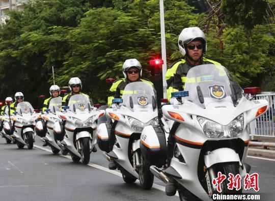 三亞成立國內首支“旅游警察隊伍”