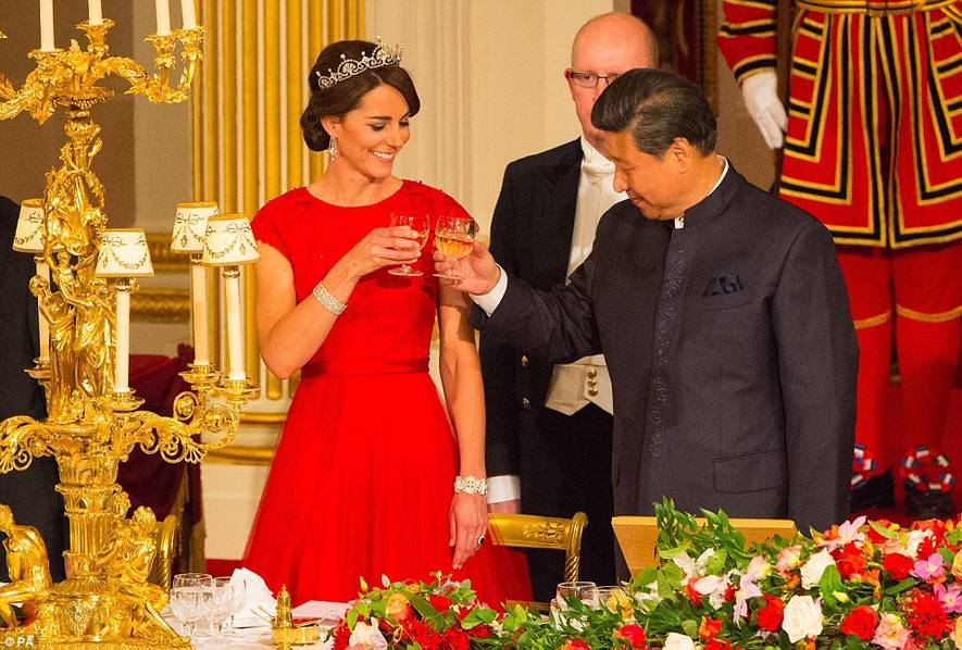 組圖：英女王舉行盛大國宴招待習近平和夫人彭麗媛