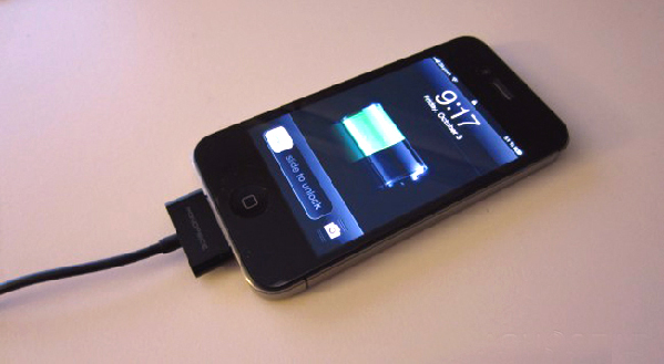 外出充電，小心“充電座盜取數據”