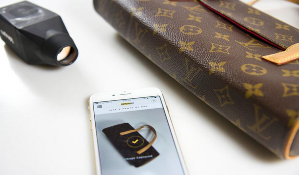 有了這款便攜式真偽鑒定儀，再也不用擔心買到假包了