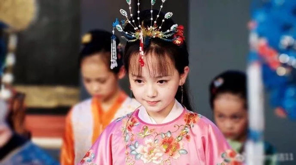 小戲骨版《紅樓夢(mèng)》演技炸裂，眼角眉梢都是戲，哪個(gè)萌娃最得你心？